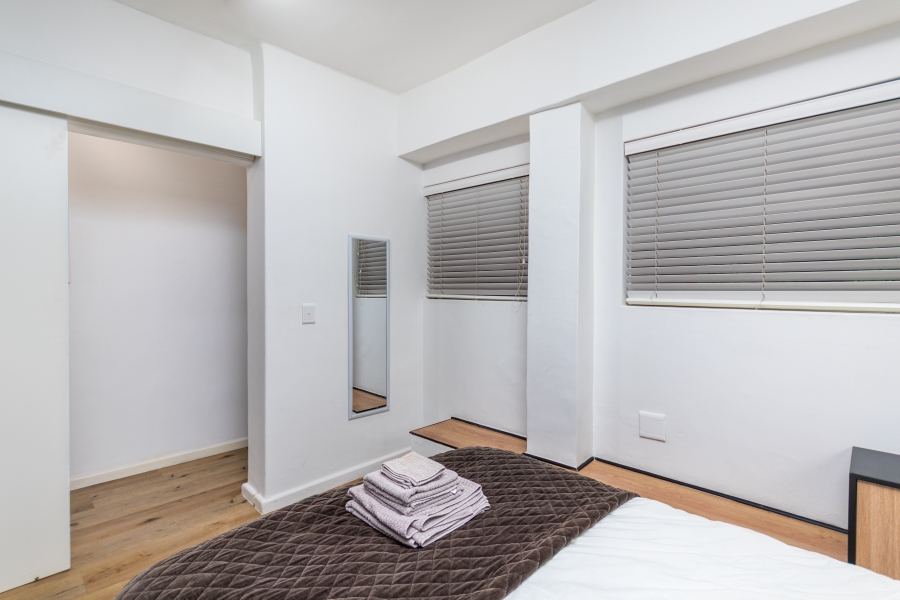 1 Bedroom Property for Sale in Sea Point Western Cape